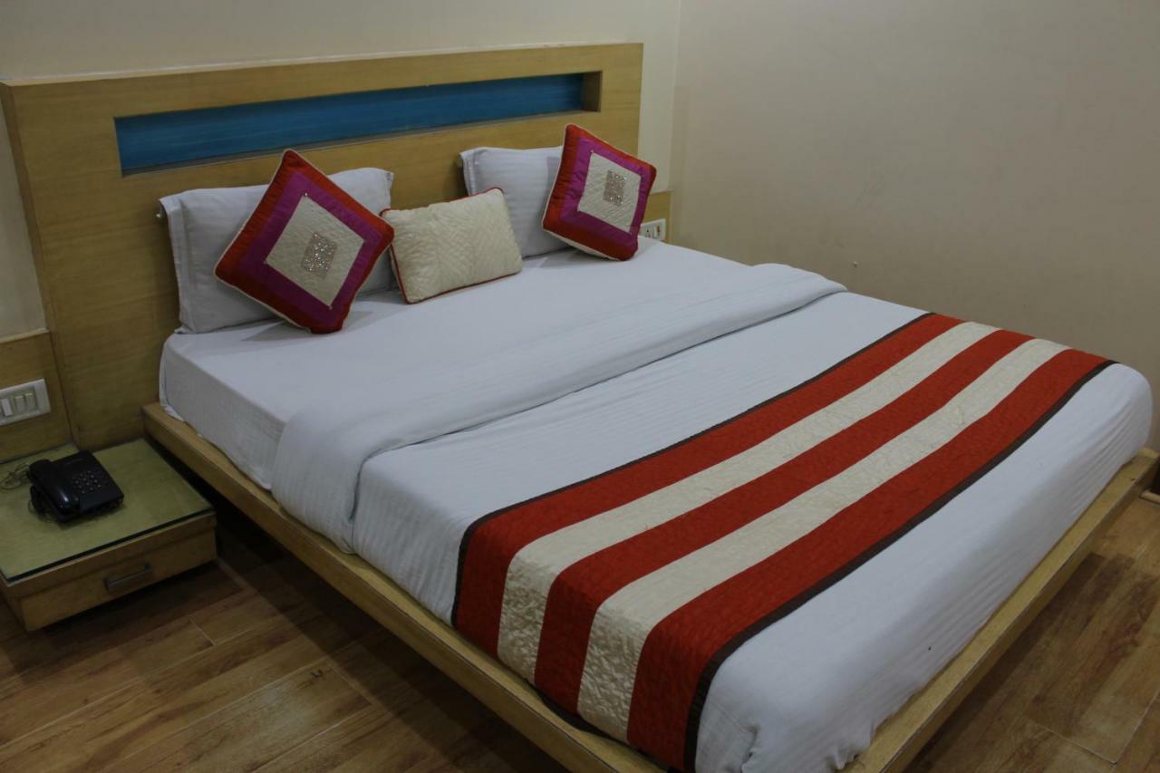 Hotel Lav Kush Deluxe " 3 Min Walking From New Delhi Railway Station " Luaran gambar