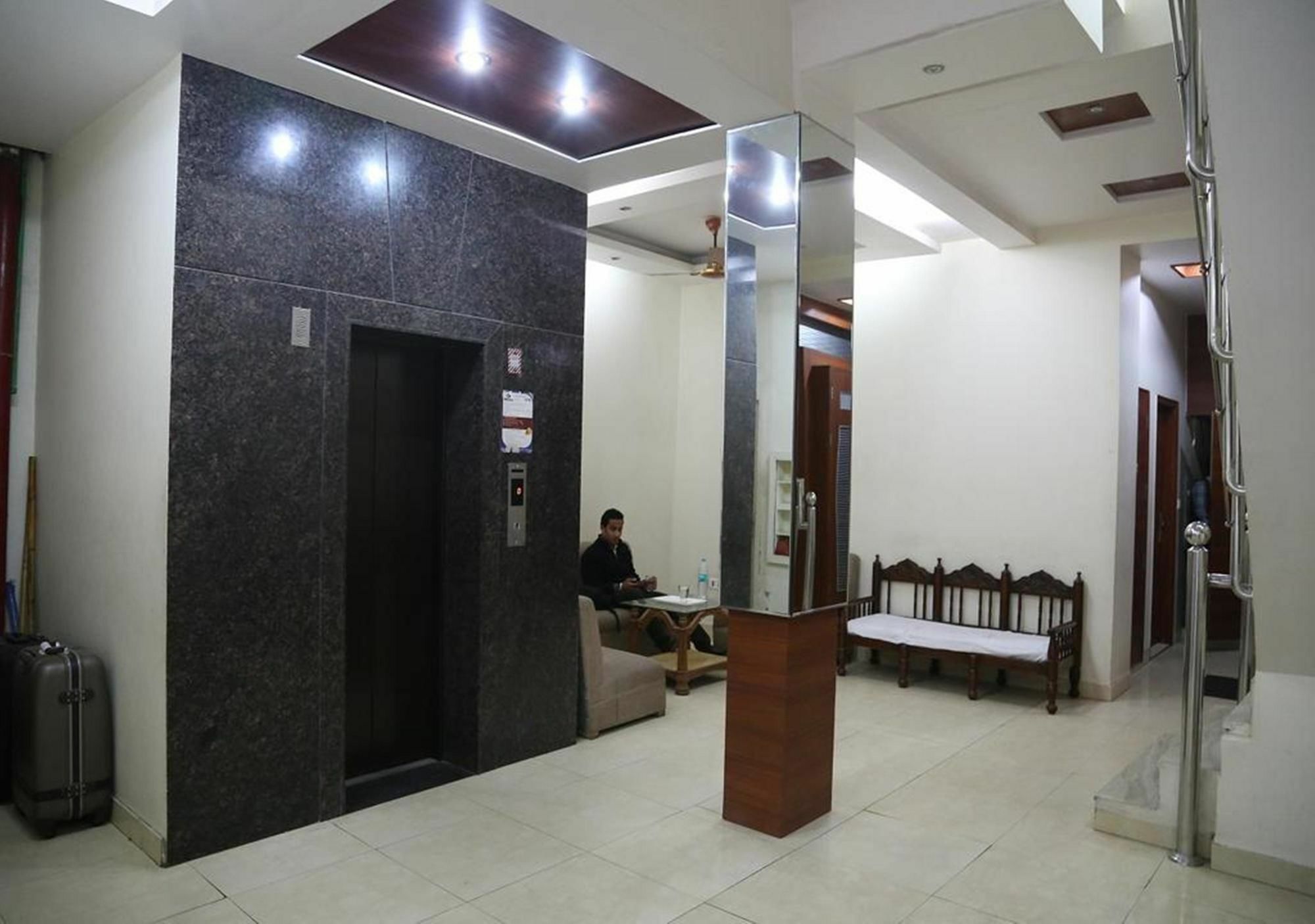 Hotel Lav Kush Deluxe " 3 Min Walking From New Delhi Railway Station " Luaran gambar